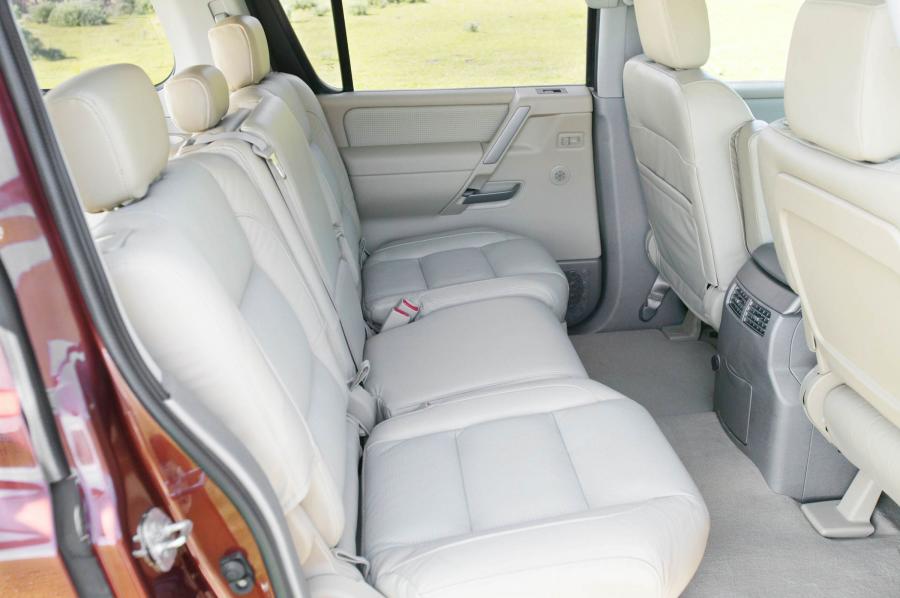  Nissan Armada 2008 года  (фото 34 из 40)